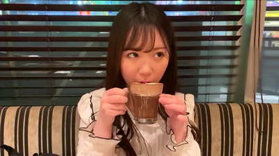 ਉਹ ਇੱਕ ਦੋਸਤ ਹੈ ਜੋ ਯੂਨੀਵਰਸਿਟੀ ਵਿੱਚ ਉਸੇ ਕਲੱਬ ਨਾਲ ਸਬੰਧਤ ਸੀ। ਅਤੇ ਉਹ ਕਲੱਬ ਵਿੱਚ ਸਭ ਤੋਂ ਆਕਰਸ਼ਕ ਲੜਕੀ ਹੈ। ਇਹ ਇੱਕ ਜਾਪਾਨੀ ਸੈਕਸੀ ਮਾਹੌਲ ਹੈ।